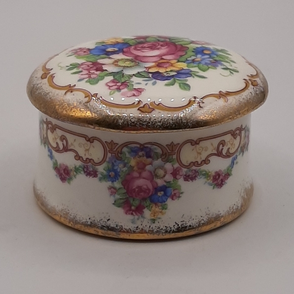 Staffordshire Trinket Box Fine Bone China England Roses Floral Total Elegance - Picture 2 of 8